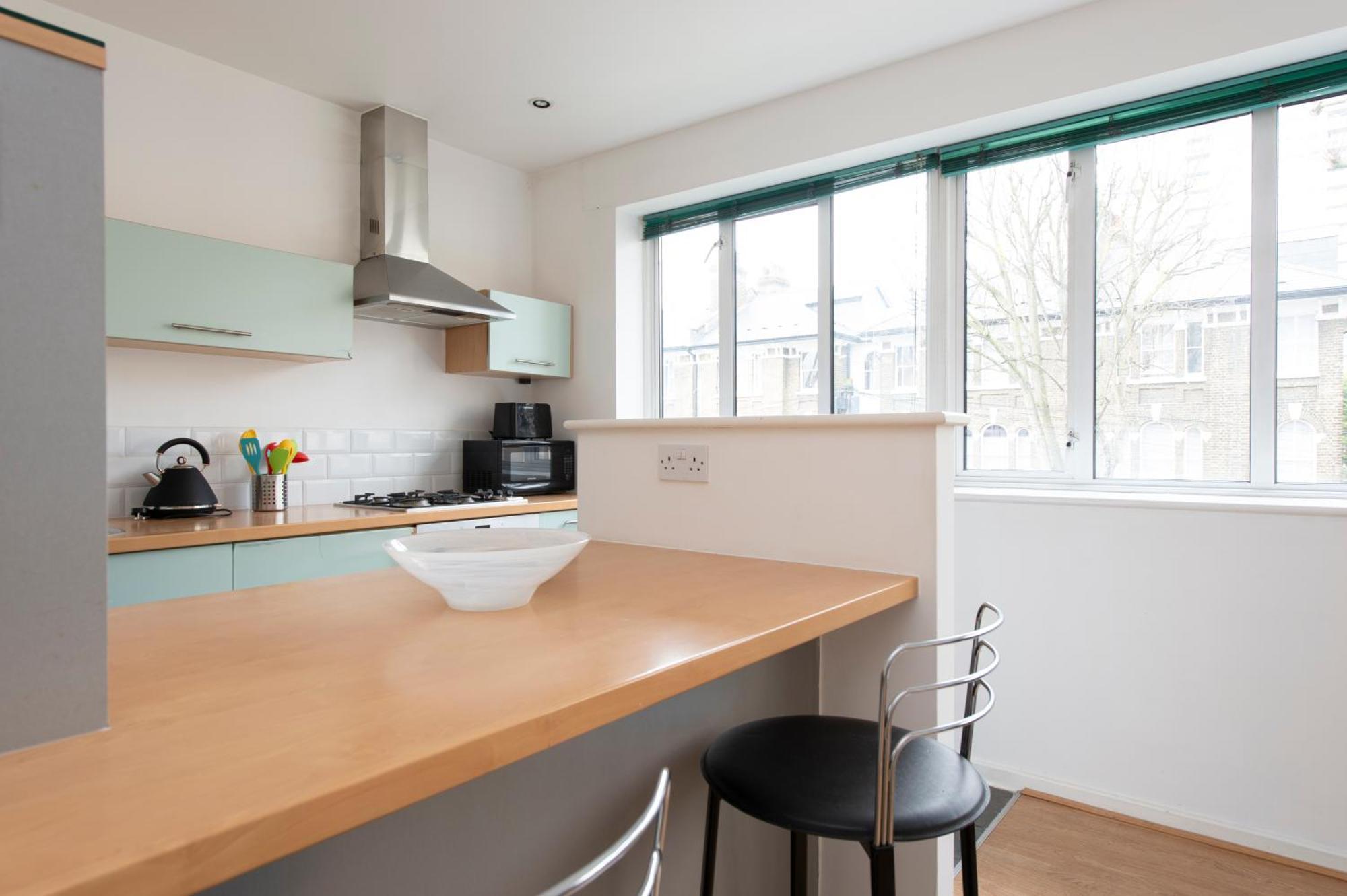 Modern Luxury Apartment By Bow Road Station Londra Exterior foto