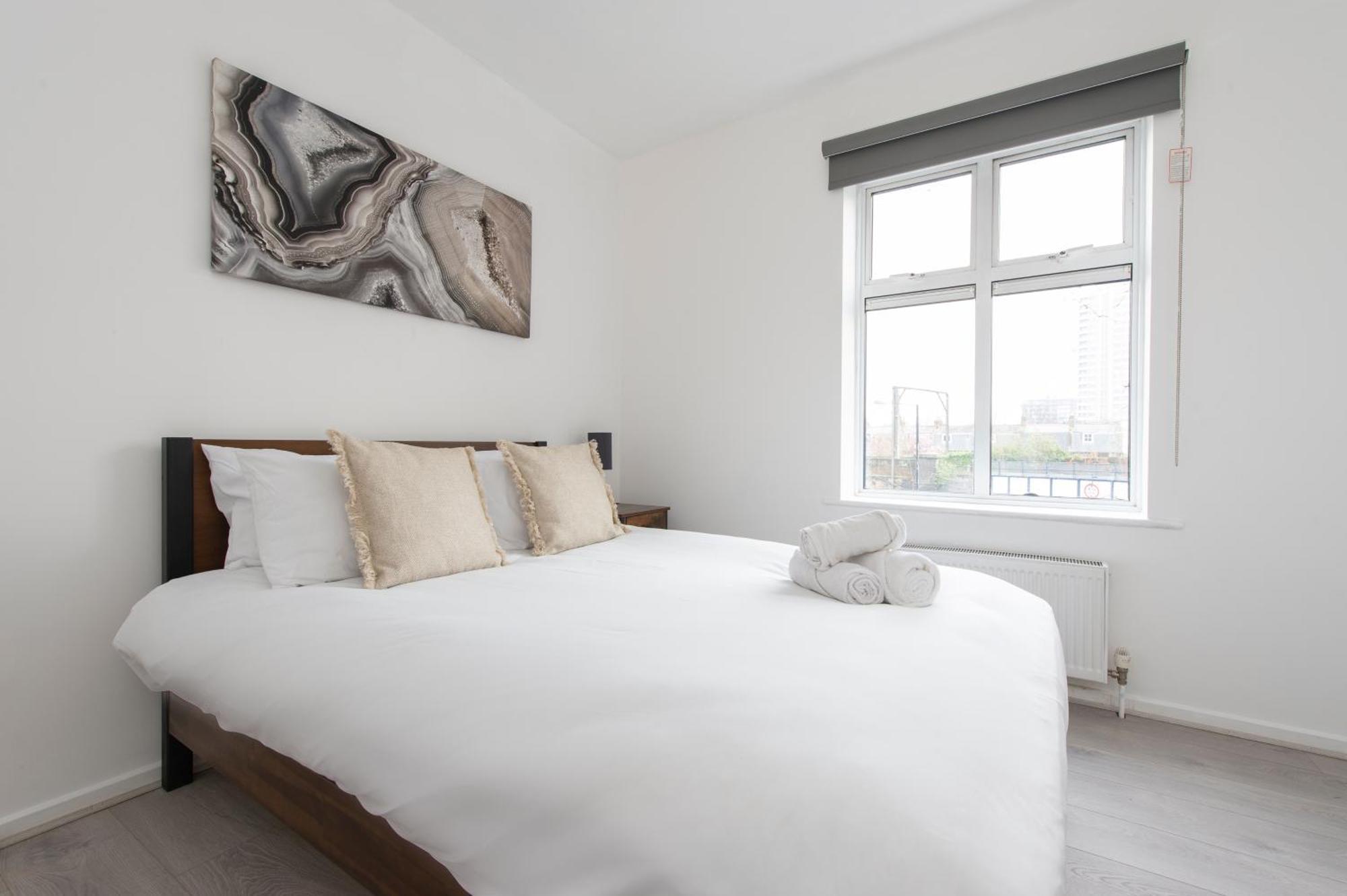 Modern Luxury Apartment By Bow Road Station Londra Exterior foto