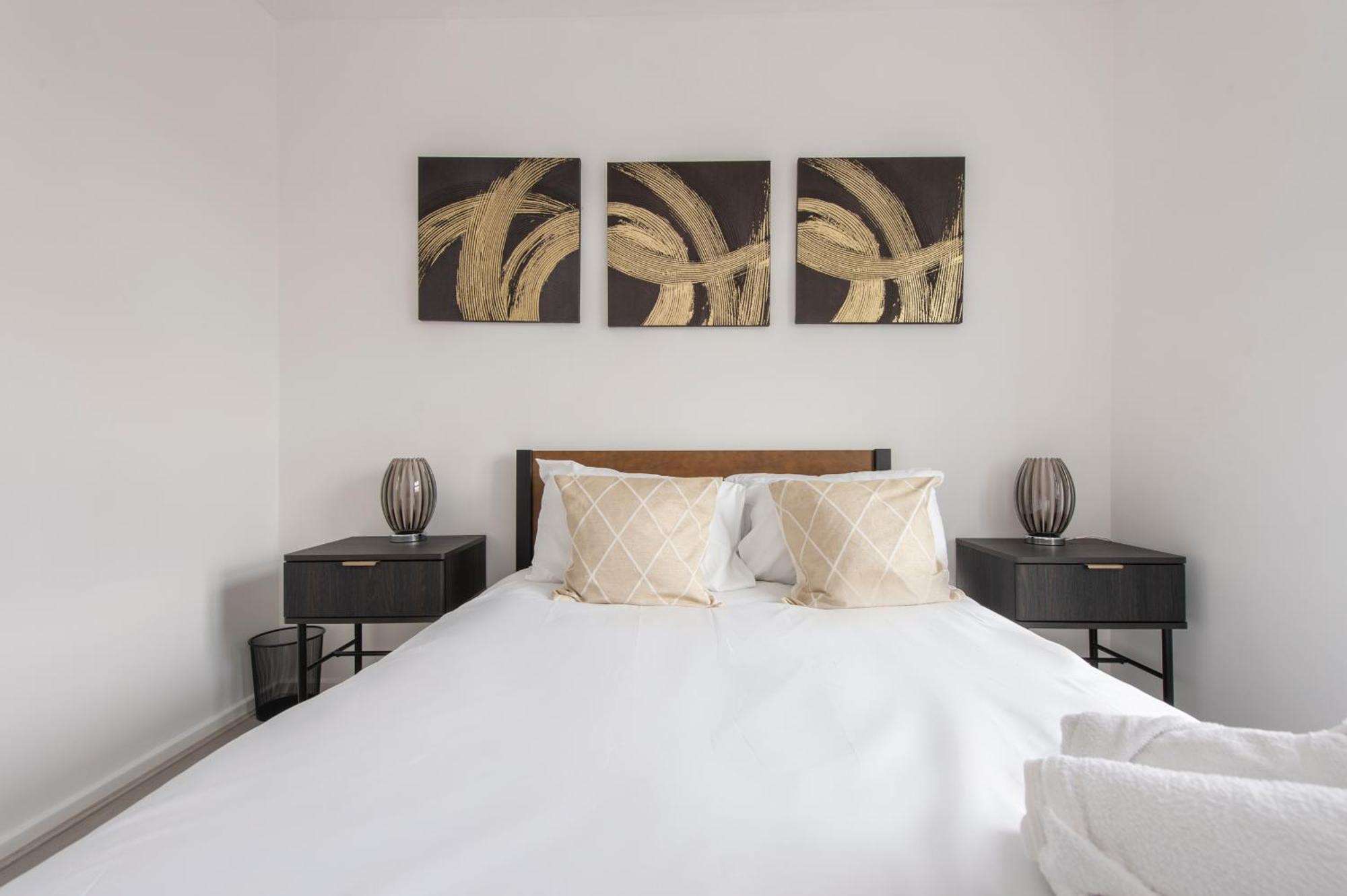Modern Luxury Apartment By Bow Road Station Londra Exterior foto